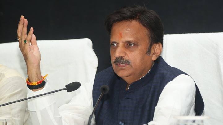 हर घर तक नियमित जल सप्लाई योजनाओं का संचालन एवं संधारण सुनिश्चित करें - मंत्री श्री शुक्ल
